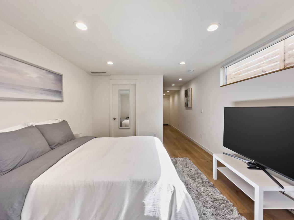 סיאטל Modern Apartment Near Light Rail מראה חיצוני תמונה