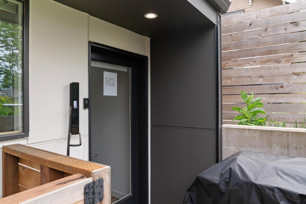 סיאטל Modern Apartment Near Light Rail מראה חיצוני תמונה